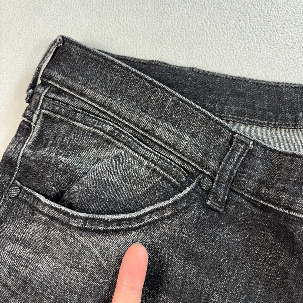 Wrangler Bryson Jeans Men's 36x29* Faded Black Distressed Tapered Stretch Denim - Picture 13 of 16